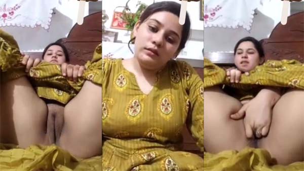 Very sexy cute bhabhi fingering karti huyi xxx video clip